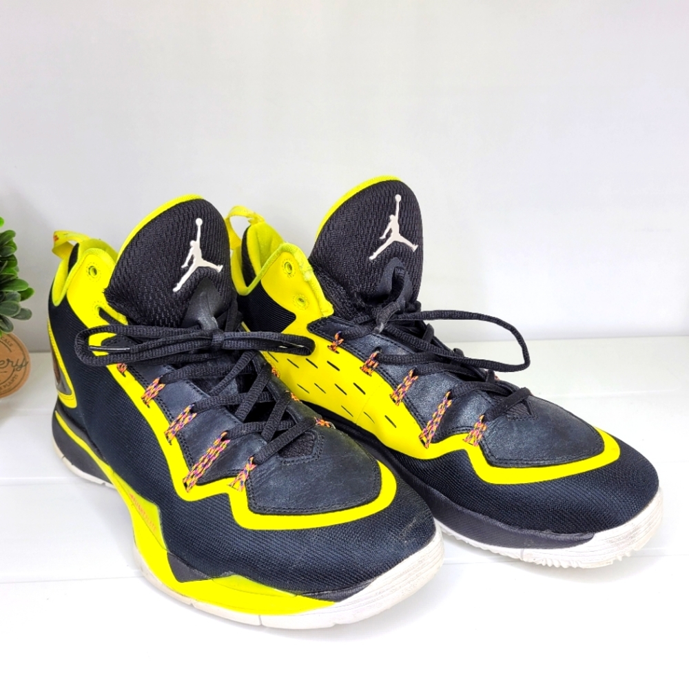 Nike Air Jordan Superfly 2 Black & Yellow Size 11